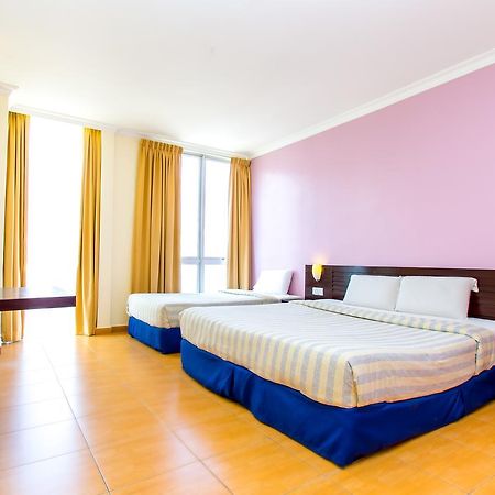 Ample Hotel Skudai Luaran gambar